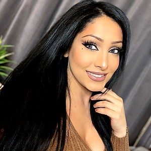 Mandy Leon