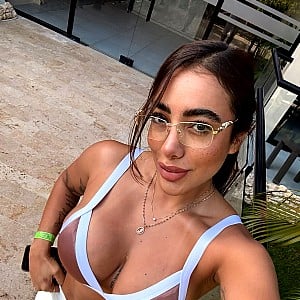 Mariana Zapata (2)