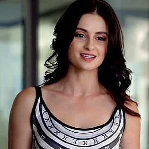 Melanie Papalia