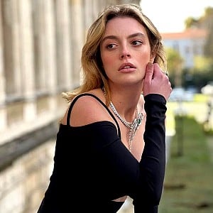 Melis Sezen