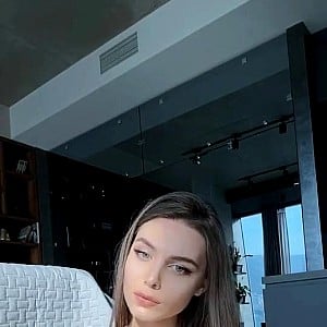 Mia Esteekey