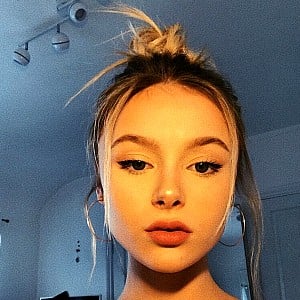 Mia Jenkins