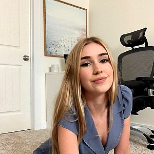 Mia Maples