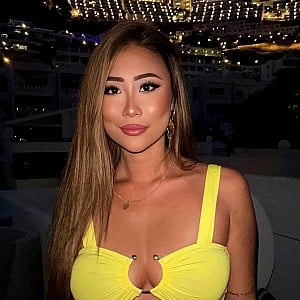 Mia Moore (Dancer)