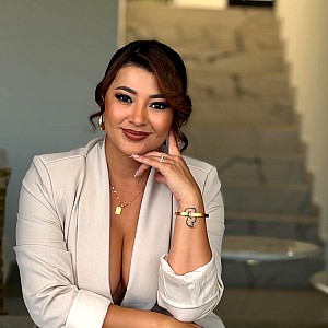 Milagros Flores