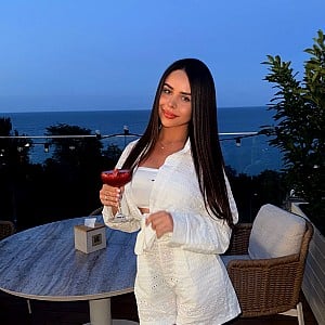 Miss Nika