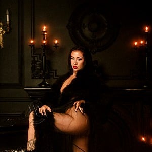 Mistress Max