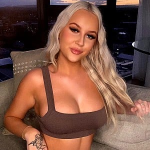 Molly Lee (Instagram)