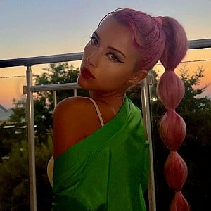 Molly Veselinova