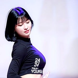 Momo Hirai