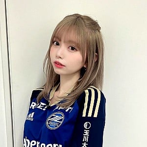 Momo Wakabayashi