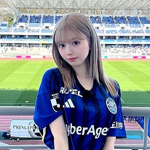 Momo Wakabayashi