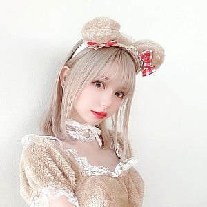 Momo Wakabayashi