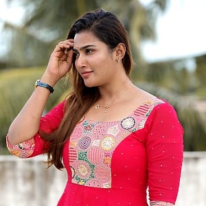 Myna Nandhini