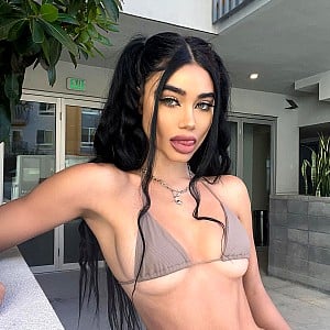 Nadia Almualem