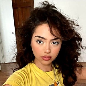 Nailea Devora