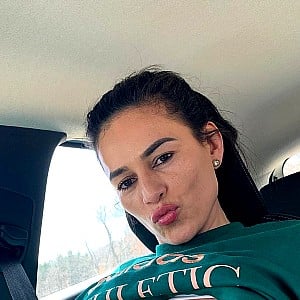 Nanda Reyes