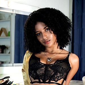 Naomi Schoop