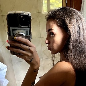 Naomii Sky