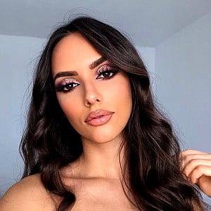 Nasia Belli