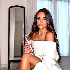 Nasia Belli