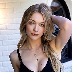 Natalie Grace (Penthouse)