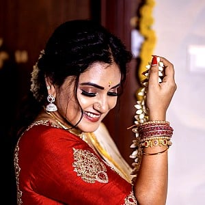 Naveena Yata