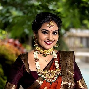 Naveena Yata