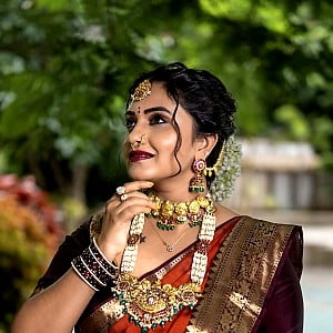 Naveena Yata
