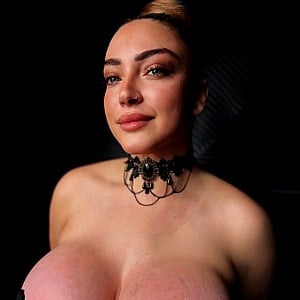 Naya Vee