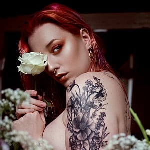 Necia Navine