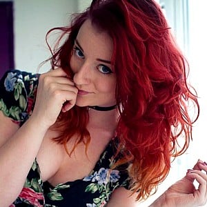 Necia Navine