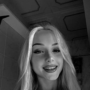 Nella Sustkova