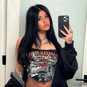 Nessa Barrett