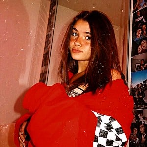 Nessa Barrett
