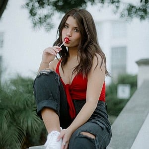 Nessa Barrett