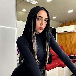 Nicki Nicole
