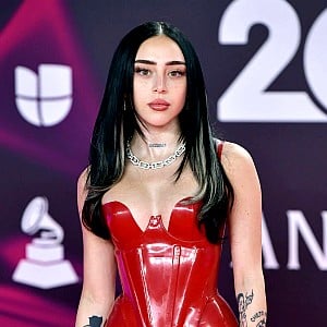Nicki Nicole