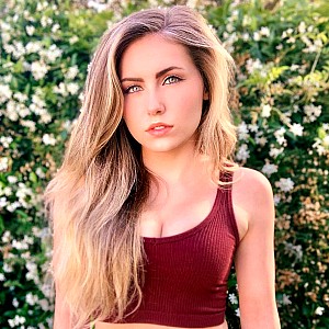 Nicki Taylor