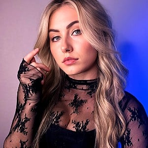 Nicki Taylor