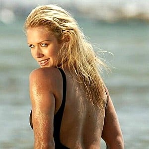 Nicky Whelan