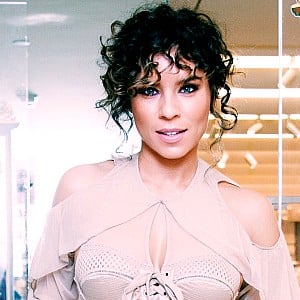 Nicole Lyn