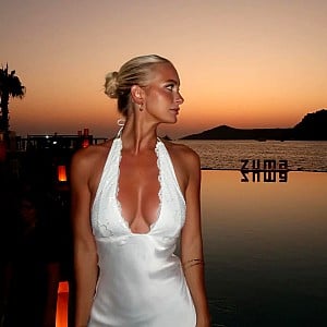 Nicole Peters (Model)