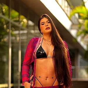 Nicolle Caroline