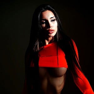 Nika Kissing