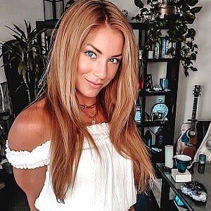 Nikki Leigh