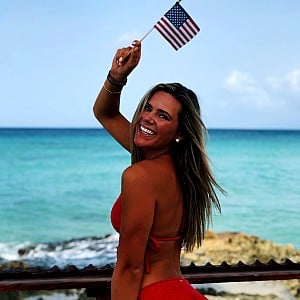 Nikolette Kalavriziotis
