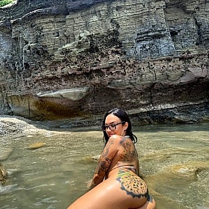 Nina Costa