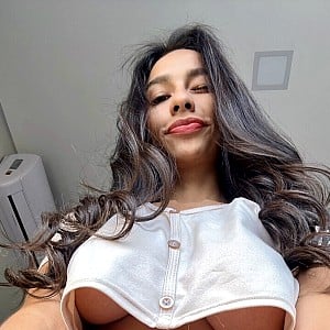 Nina Fox