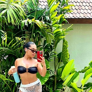 Nina Lee (blasianflexcouple)